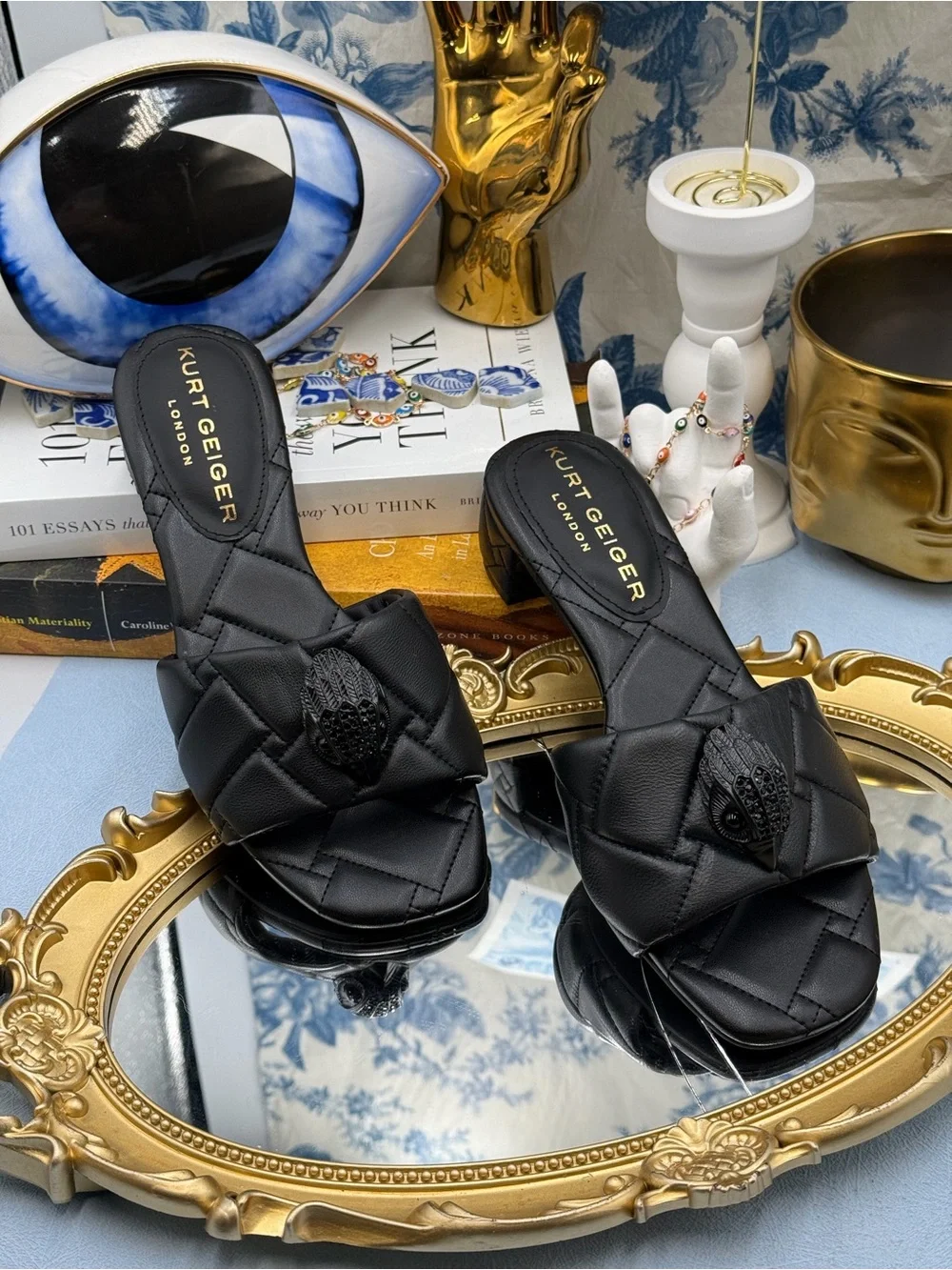 🆕 KURT GEIGER LONDON 🧿 NWOB Black Kensington Quilted Block Heel Sandal, Sz35 5